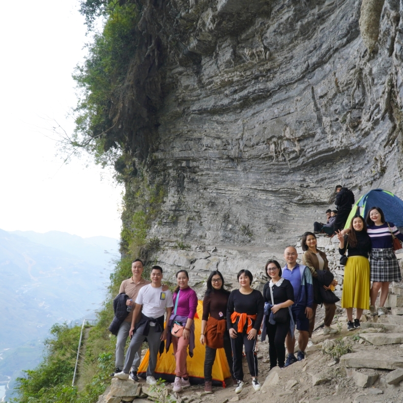 Tour Khám Phá Vách Đá Trắng - Hẻm Khâu Vai - 2 Ngày 1 Đêm